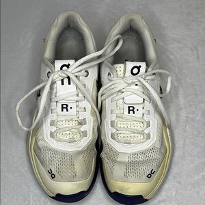 On Running Men’s THE ROGER Pro Tennis Pickleball Court White Blue Sneakers 7.5